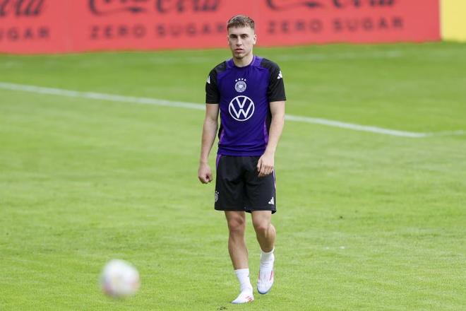 斯圖加特欲租借格魯達(dá)，多隊(duì)關(guān)注德甲球員。